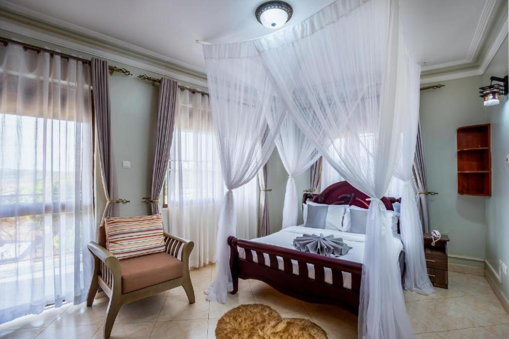 Keba Xpress Hotel - Entebbe Esterno foto